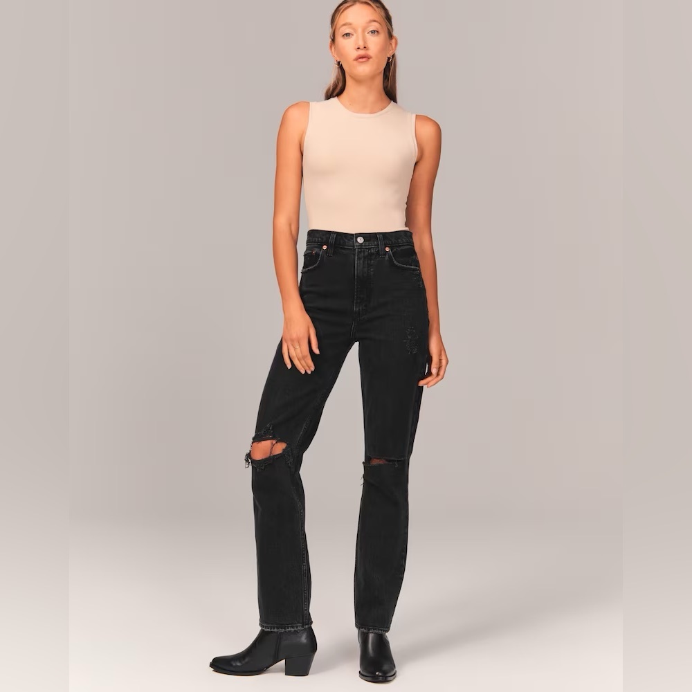 ABERCROMBIE ULTRA HIGH RISE 90S STRAIGHT BLACK DISTRESSED JEANS